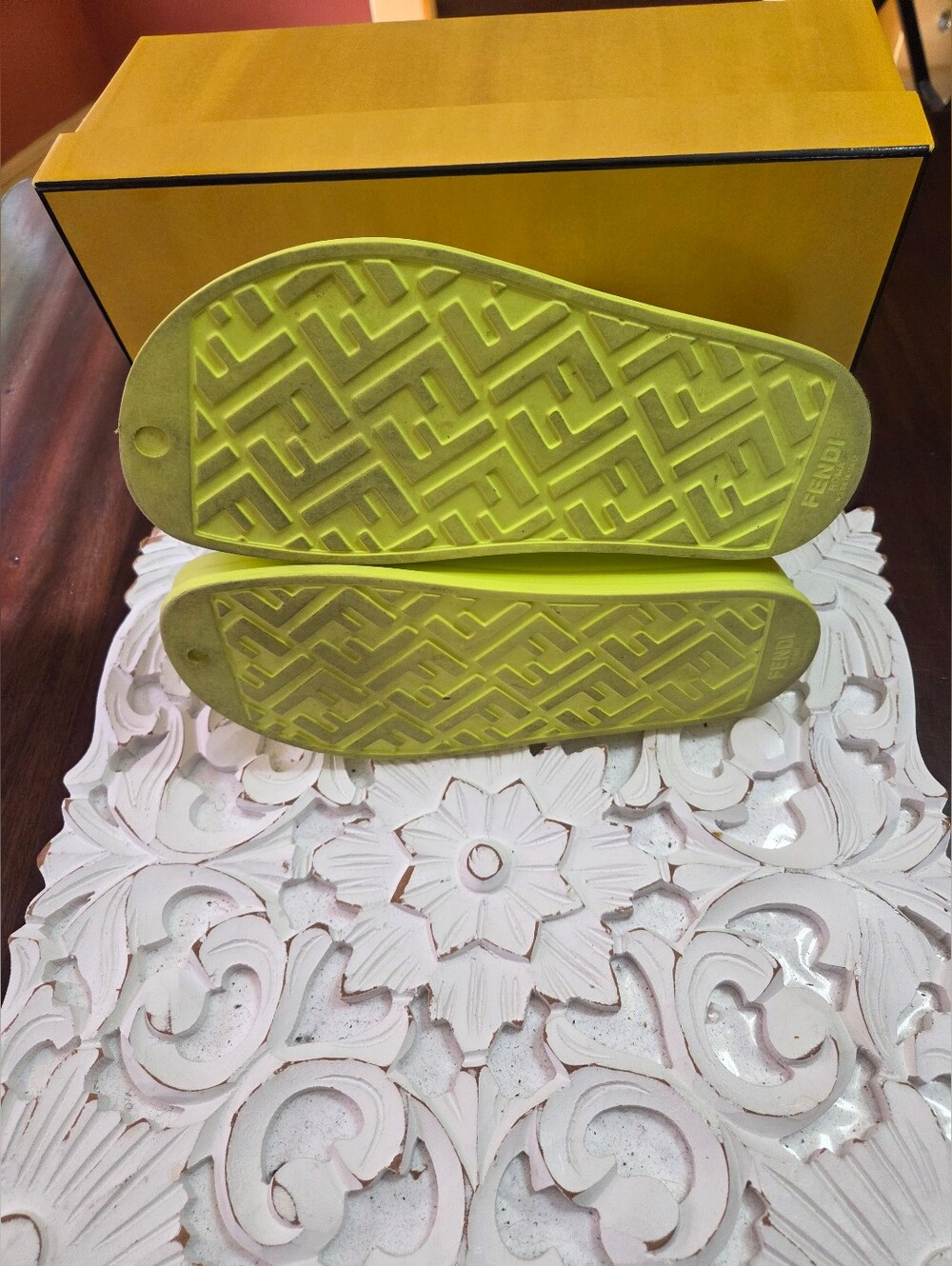 Fendi By Marc Jacobs Feel Sandals In Neon Yellow, Size 38 - Picture 10 of 13